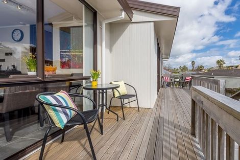 Photo of property in 30 Caribbean Drive, Unsworth Heights, Auckland, 0632
