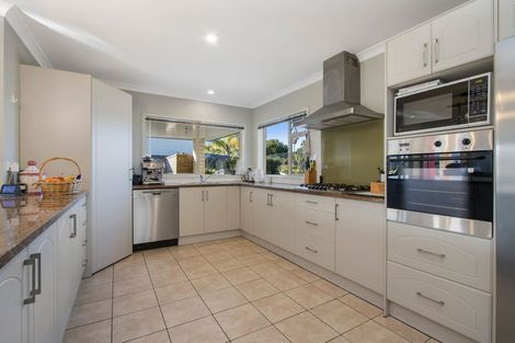 Photo of property in 32 Noble Johnston Drive, Katikati, 3129