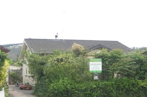 Photo of property in 64 Sandwich Road, Beckenham, Christchurch, 8023