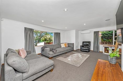 Photo of property in 10 Beauford Place, Parklands, Christchurch, 8083