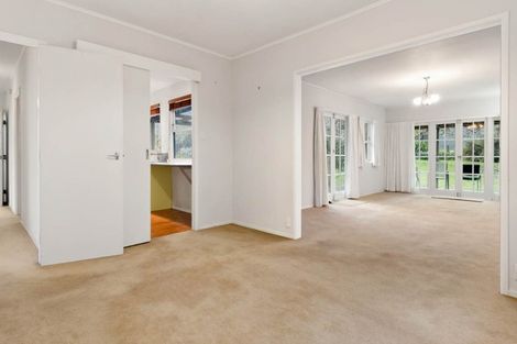 Photo of property in 8 Normanton Street, Glenfield, Auckland, 0629