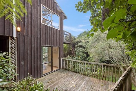 Photo of property in 1/807 East Coast Road, Northcross, Auckland, 0630