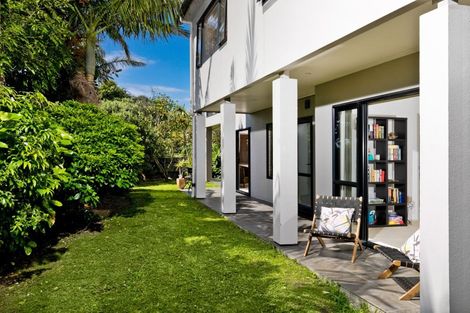 Photo of property in 2/17 Sartors Avenue, Northcross, Auckland, 0630