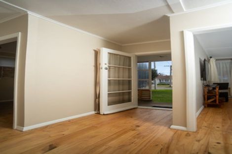 Photo of property in 16 Manchester Street, Patea, 4520