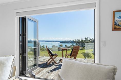 Photo of property in 42 Tahuna Minhinnick Drive, Glenbrook, Waiuku, 2681