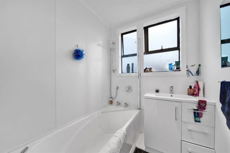 Photo of property in 68 South Road, Manaia, 4612