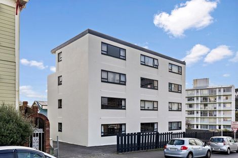 Photo of property in 1/52 Russell Terrace, Berhampore, Wellington, 6023