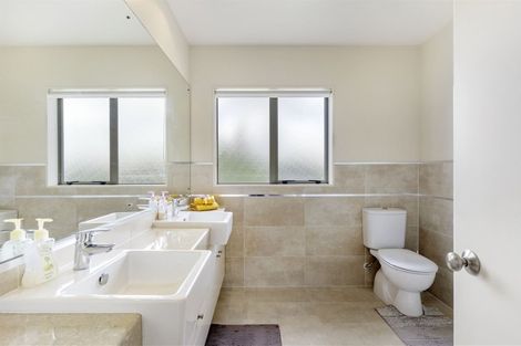 Photo of property in 30 Bellagio Way, Flat Bush, Auckland, 2019