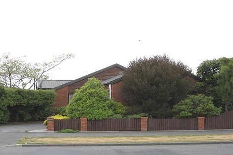 Photo of property in 2/170 Queenspark Drive, Parklands, Christchurch, 8083