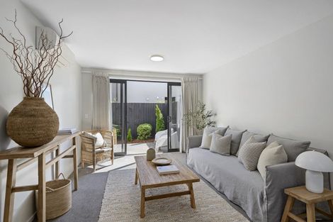 Photo of property in 2/21 Hills Road, Edgeware, Christchurch, 8013