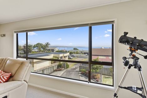 Photo of property in 6a Torkar Road, Clarks Beach, 2122