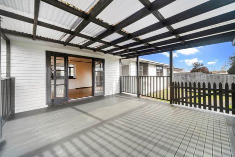 Photo of property in 5 Ainsdale Place, Manurewa, Auckland, 2102