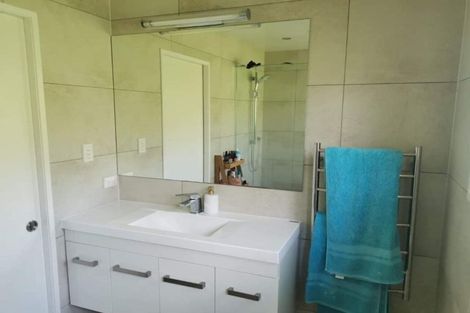 Photo of property in 1/114 Ocean View Road, Northcote, Auckland, 0627