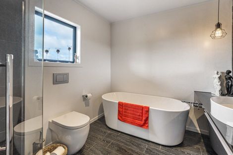 Photo of property in 24a Balmain Road, Chatswood, Auckland, 0626