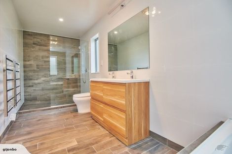 Photo of property in 55a Neal Avenue, Glenfield, Auckland, 0629