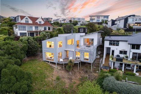 Photo of property in 16 Glendevere Terrace, Redcliffs, Christchurch, 8081