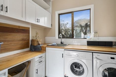 Photo of property in 7 Rangitira Avenue, Palmerston North, 4414