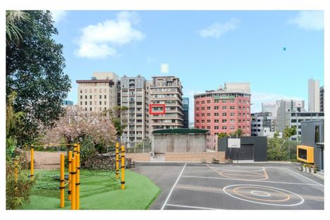 Photo of property in Terrace Tower Apartments, 10e/126 The Terrace, Wellington Central, Wellington, 6011