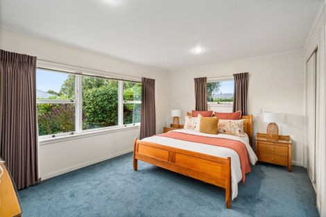 Photo of property in 57 Crofton Road, Harewood, Christchurch, 8051