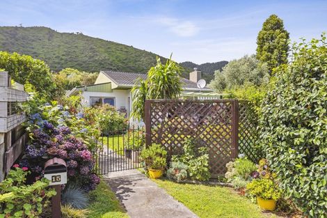 Photo of property in 15 Winara Avenue, Waikanae, 5036