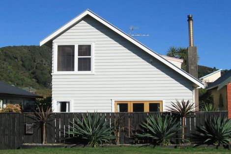 Photo of property in 23 Kauri Street, Eastbourne, Lower Hutt, 5013