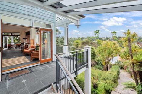 Photo of property in 49 Seaview Avenue, Northcote, Auckland, 0627