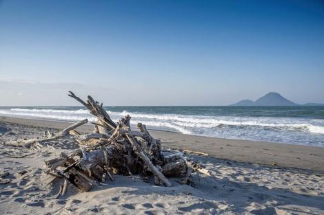 Photo of property in 50 Pacific Parade, Coastlands, Whakatane, 3120