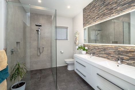 Photo of property in 16 Plains Avenue, Masterton, 5810