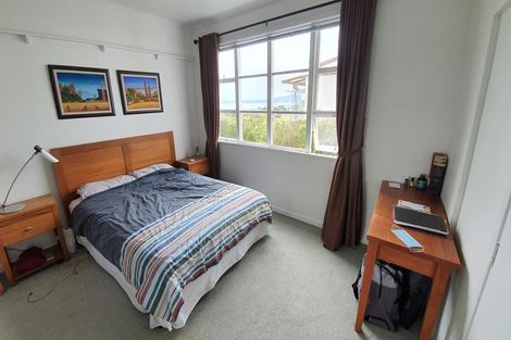 Photo of property in 1a Aberdeen Road, Castor Bay, Auckland, 0620