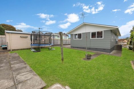 Photo of property in 85 Riversdale Drive, Merrilands, New Plymouth, 4312