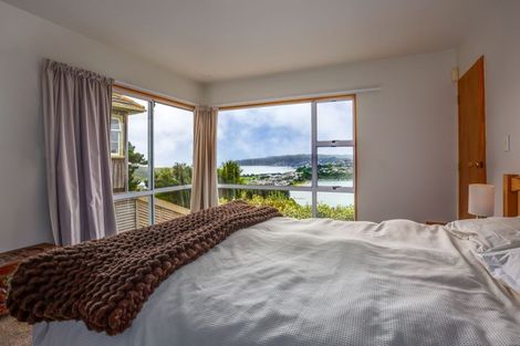 Photo of property in 37 Kahu Road, Paremata, Porirua, 5024