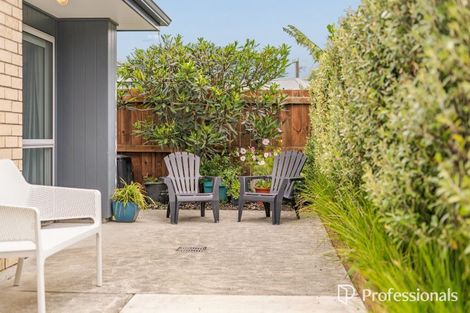 Photo of property in 98 Farmer Crescent, Taita, Lower Hutt, 5011