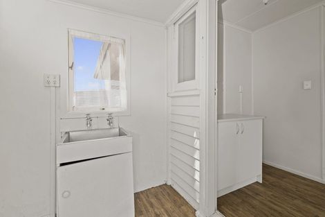 Photo of property in 15 Ross Road, Western Heights, Rotorua, 3015