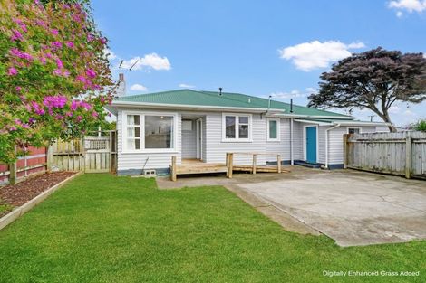 Photo of property in 595 Queen Street East, Levin, 5510