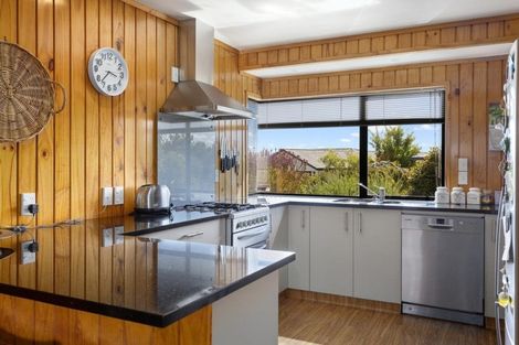 Photo of property in 8 Astelia Way, Waipahihi, Taupo, 3330