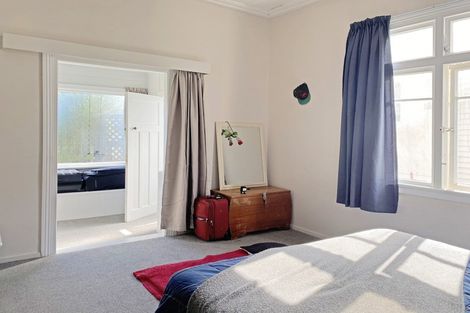 Photo of property in 105 Clyde Street, Balclutha, 9230