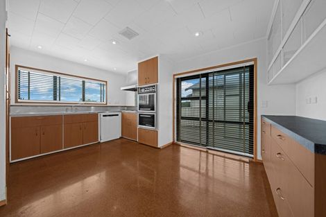 Photo of property in 14 Miro Road, Mangere Bridge, Auckland, 2022