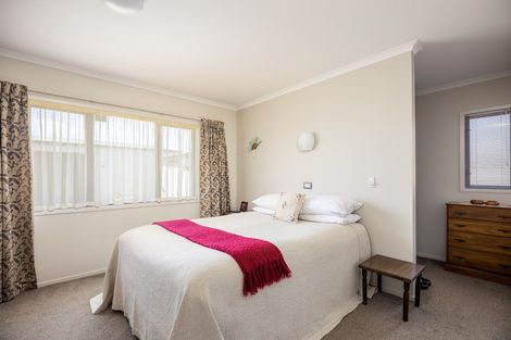 Photo of property in 70 Sunnyvale Street, Bell Block, New Plymouth, 4312