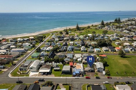 Photo of property in 42 Beach Road, Waihi Beach, 3611