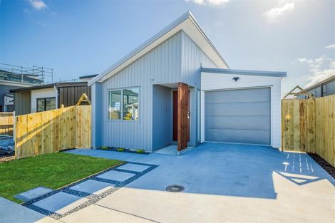 Photo of property in 10 Fredrick Hanson Road, Papakura, 2110