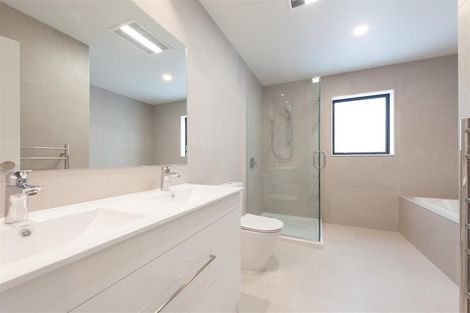 Photo of property in 8 Paparahi Place, Wainui, 0992