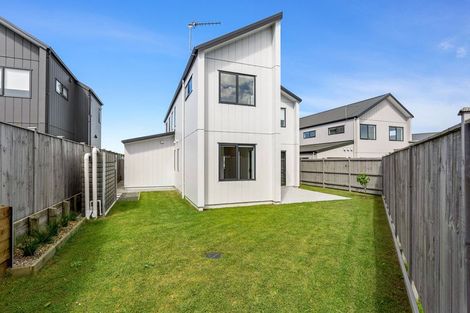 Photo of property in 31 Parkmore Drive, Rosehill, Papakura, 2113