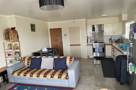 Photo of property in 2/4 Calluna Crescent, Totara Heights, Auckland, 2105