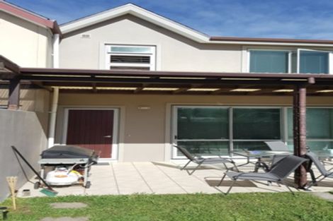 Photo of property in 9e Clearwater Cove, West Harbour, Auckland, 0618