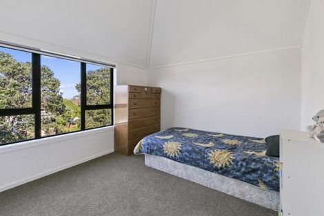 Photo of property in 118 Akaroa Drive, Maupuia, Wellington, 6022