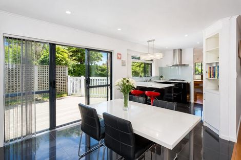 Photo of property in 12 Van Dyke Place, West Harbour, Auckland, 0618