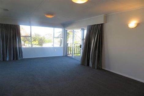 Photo of property in 2 Martin Grove, Normandale, Lower Hutt, 5010