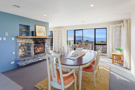 Photo of property in 31 Oratia Street, Waikanae Beach, Waikanae, 5036