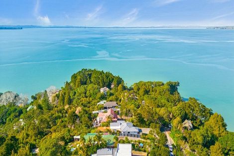 Photo of property in 22 Arapito Road, Titirangi, Auckland, 0604