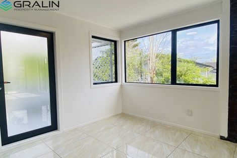 Photo of property in 32 Kelman Road, Kelston, Auckland, 0602